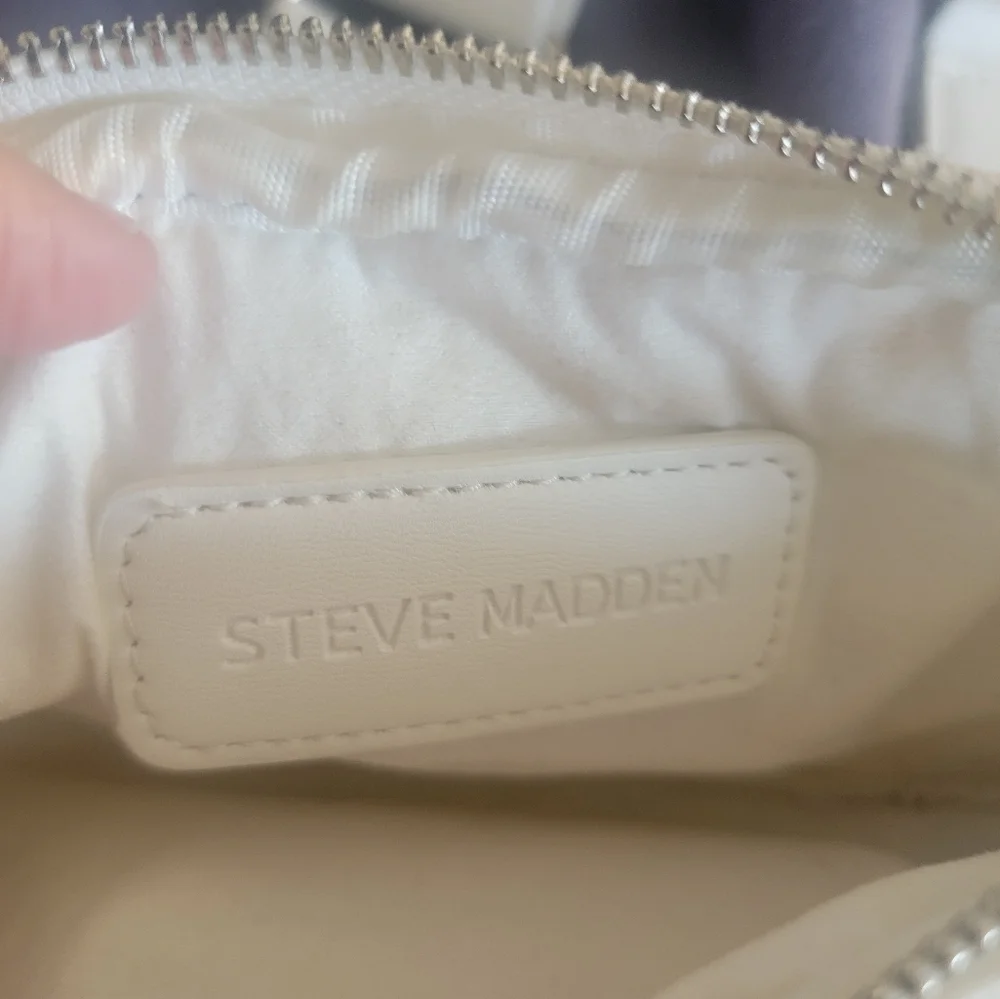 Steve Madden Quilted White Crossbody Bag - Picture 2 of 7